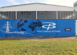 Maľovaná reklama pre spoločnosť PPC Insulators, Sonneberg, Nemecko 2019